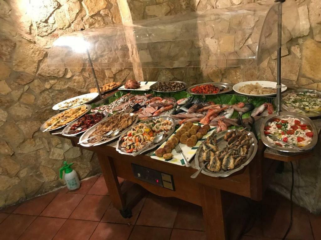 Gisira Apartments Al Borgo Катания Экстерьер фото